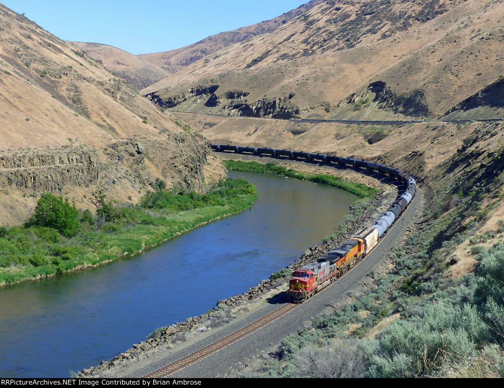 BNSF 738 East